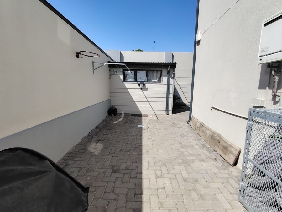 3 Bedroom Property for Sale in Hartenbos Central Western Cape